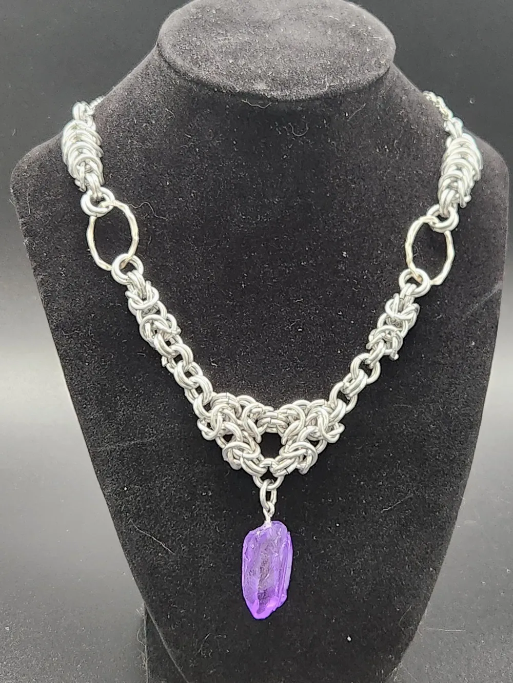 Kyber Crystal or fantasy chainmail necklace (purple)