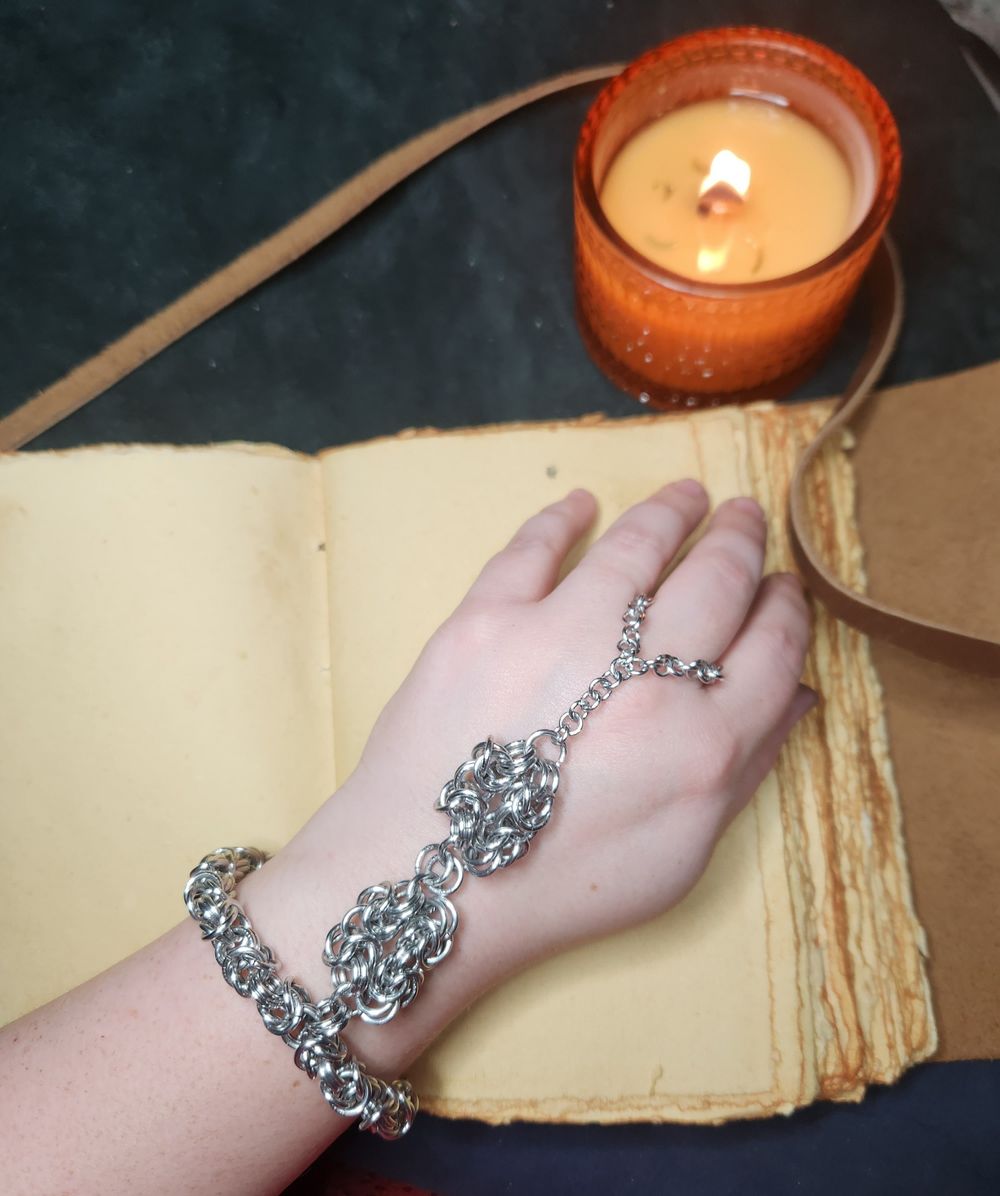 chainmail handflower Knotted -hand made