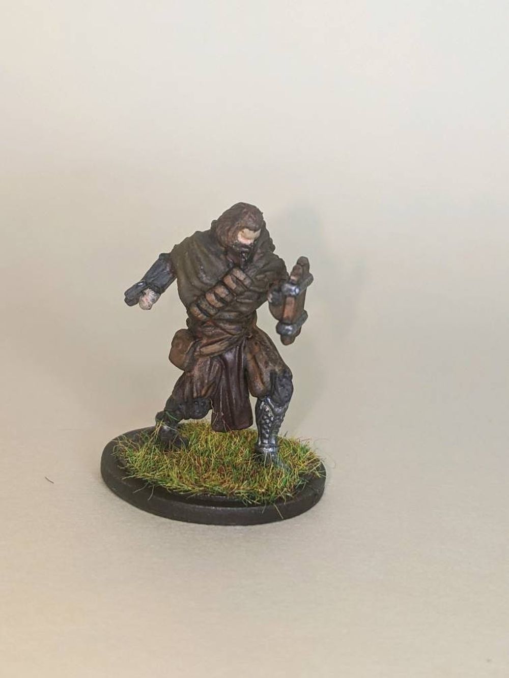 Dnd mini- Bandit assassin rogue male miniature, hand painted...